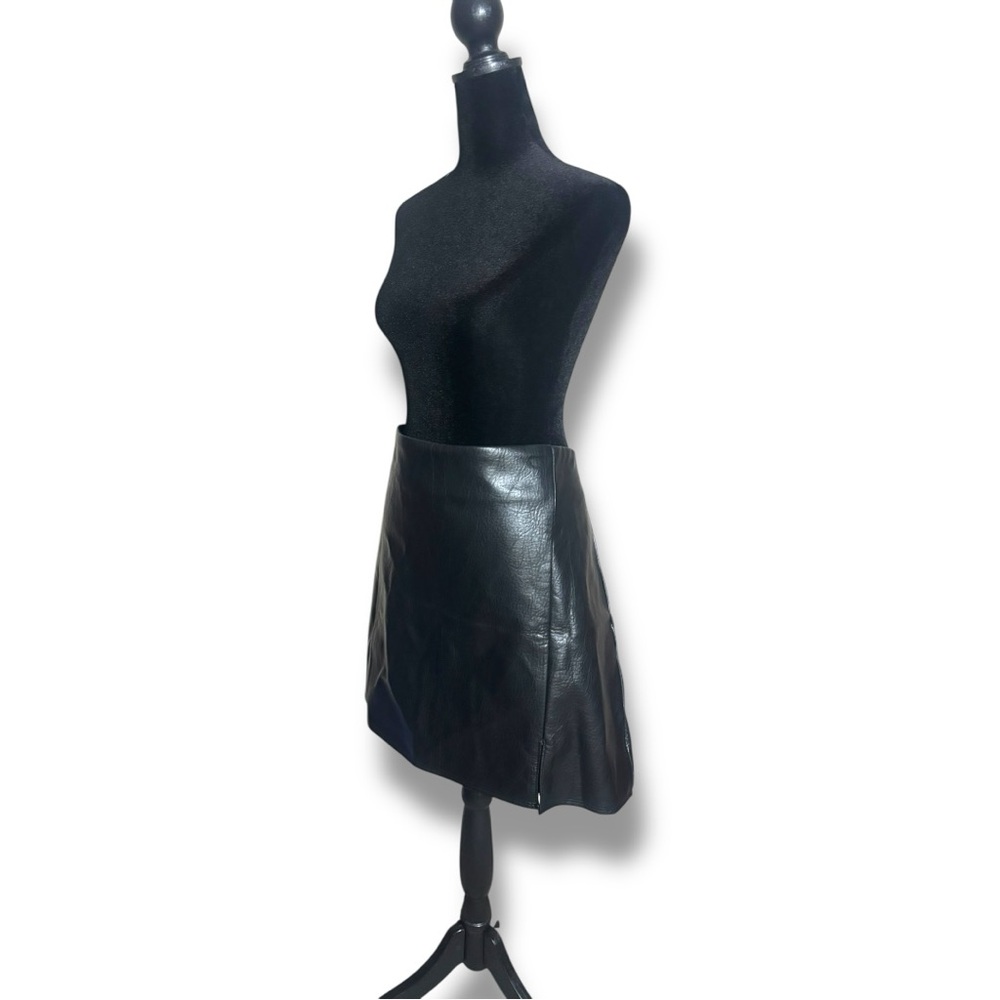 Old Navy NWT Black Faux Leather Mini A-Line Fit and Flare Skirt with Slit - Picture 3 of 16